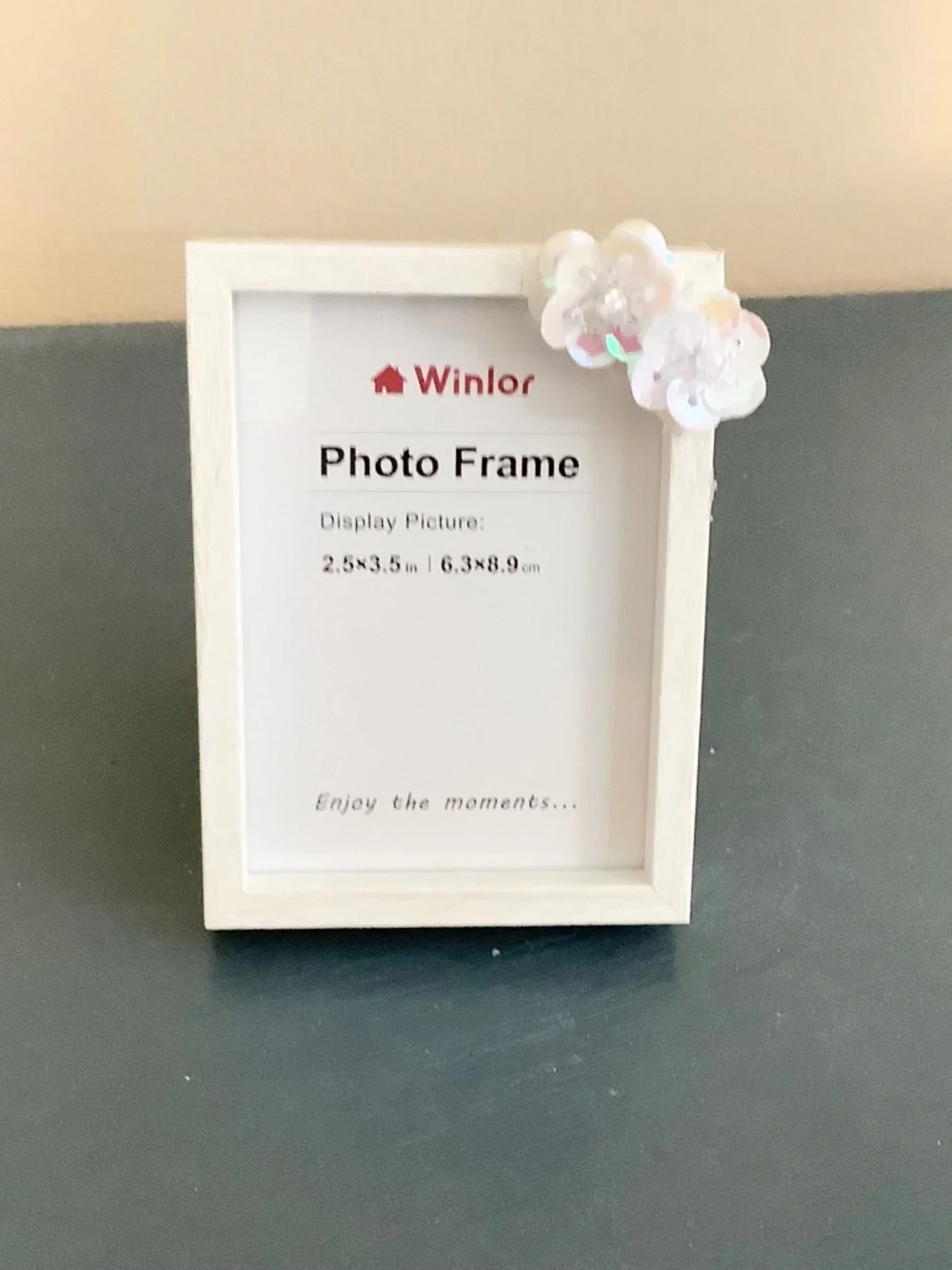 2.5” x 3.5” sequin flower frame